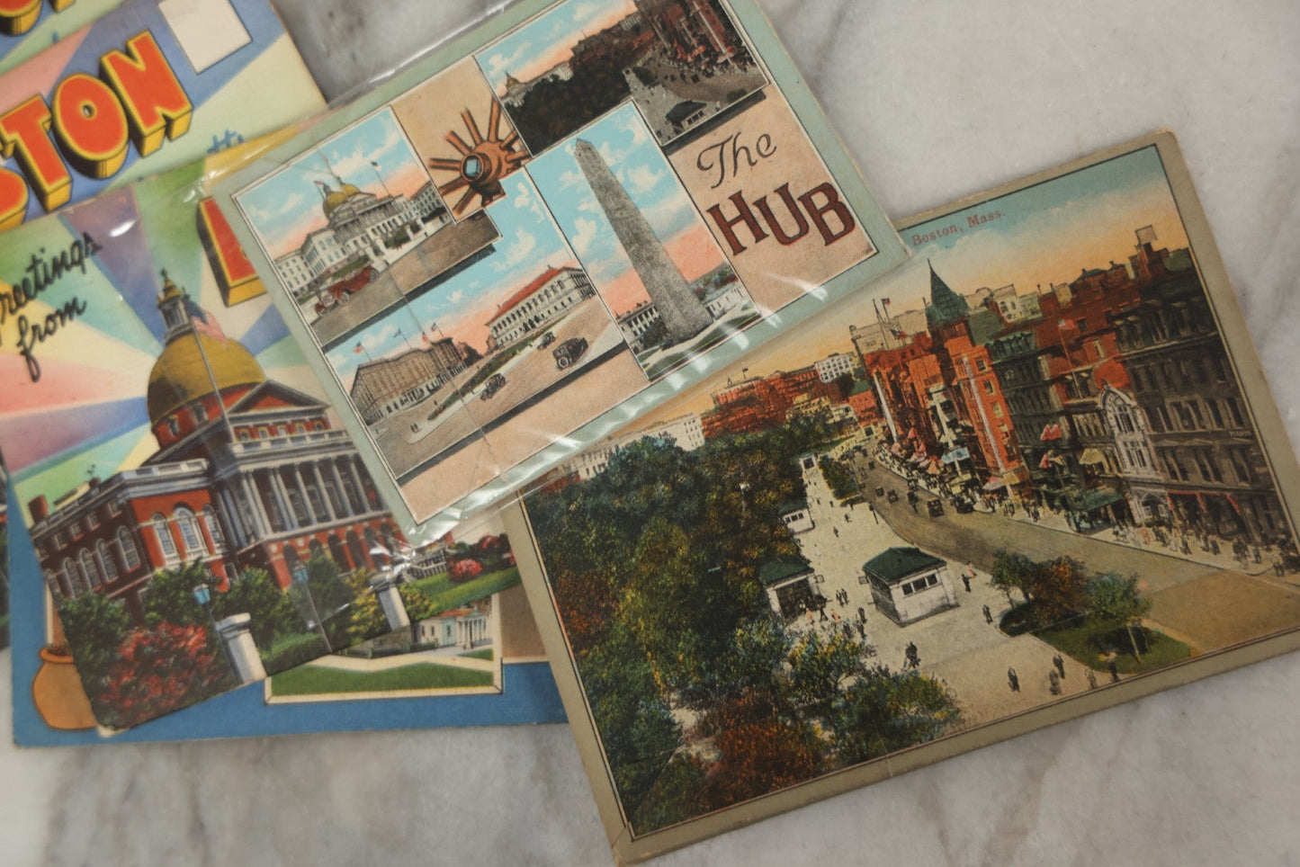 Lot 163 - Grouping Of Six Vintage Boston Themed Souvenir Folders, Including Small Souvenir Folder Featuring Boston Baked Beans And Four Of "Greetings From Boston" Folder