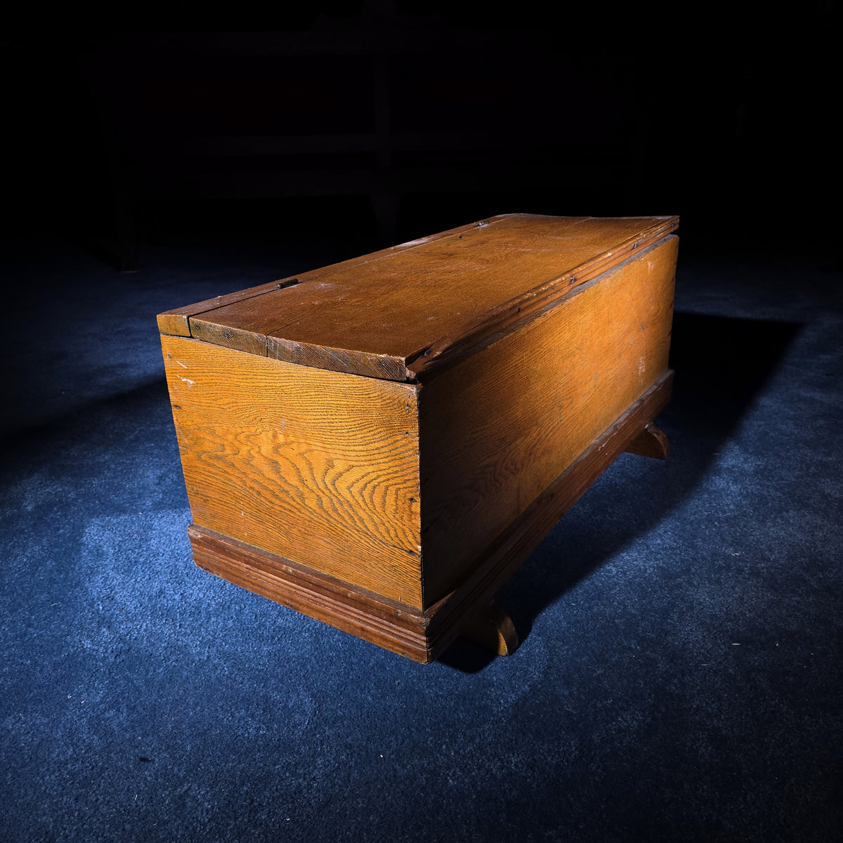 Antique Oak Blanket Chest on Shoe Feet