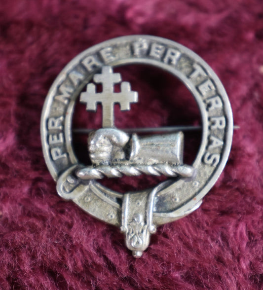 Lot 053 - Antique Scottish Macdonald Clan Pinback Badge, Per Mare Per Terras, By Sea And Land 