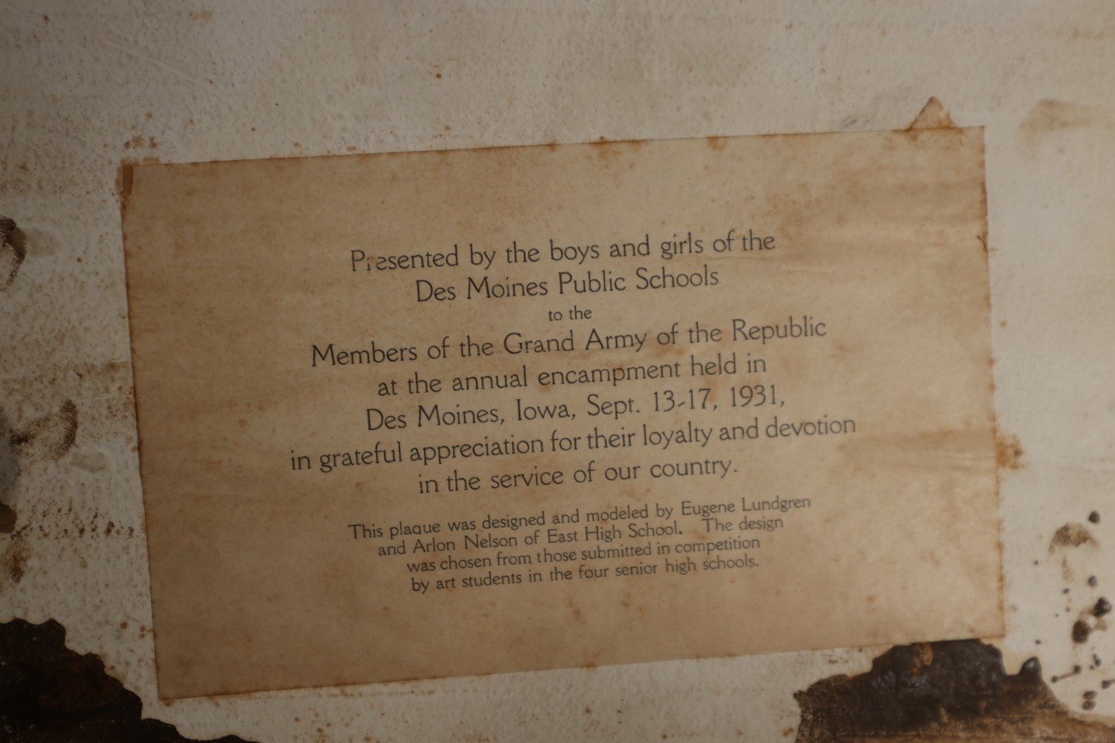 Lot 141 - Vintage Chalkware Plaque Presented In 1931 From The Des Moines School Children To Members of Post 53 G.A.R. Grand Army of The Republic Union Soldiers Fraternal Organization For Annual Encampment, Iowa, With Pamhplet