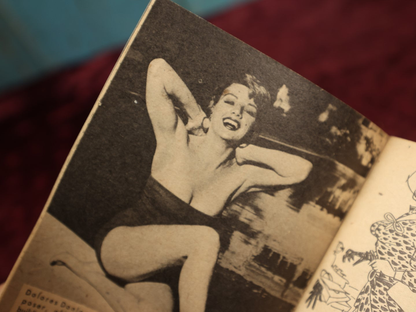Lot 143 - Tv Girls And Gags Vintage May 1955 Men's Entertainment Magazine With Copics, Swimsuit Babes, And More