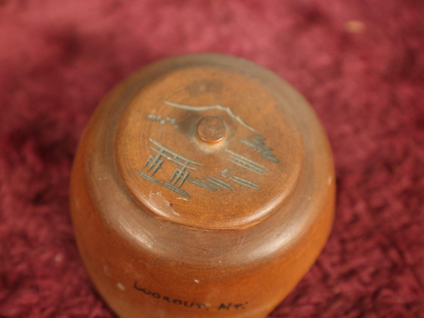 Lot 049 - Antique Wooden Branch Keepsake Box, A Souvenir Of Lookout Mountain, With Many Antique Buttons, Marked Martha, October 21, 1924