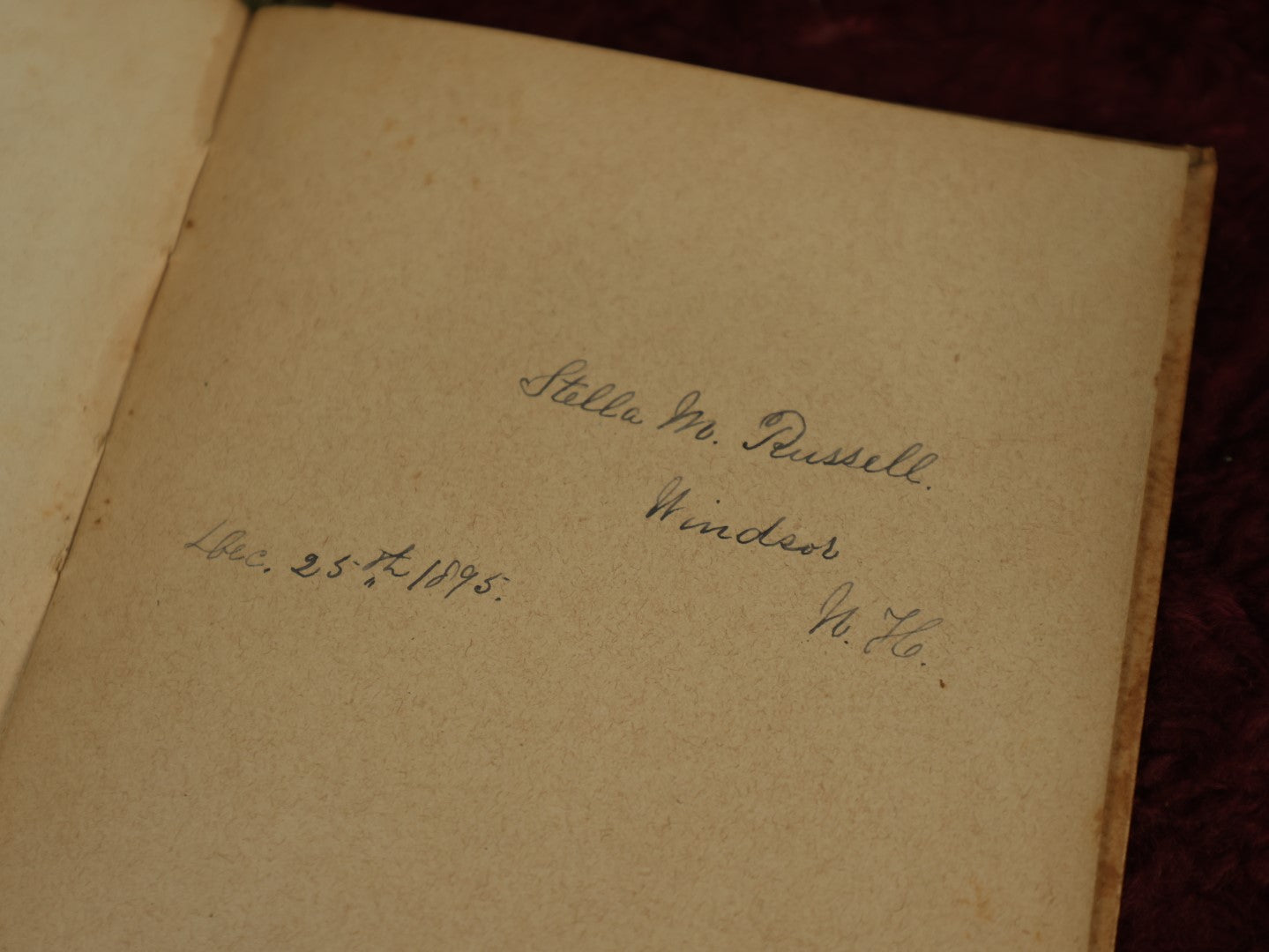 Lot 090 - Single Ephemera Booklet, "A Christmas Box," Lithographed Book, Printed In Germany