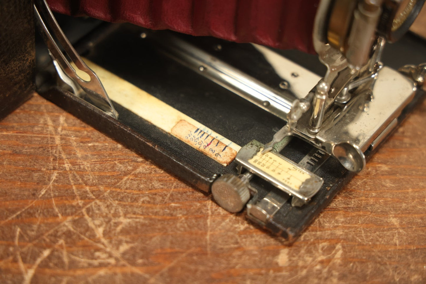 Lot 031 - Antique Kodak No. 4 Folding Hawk-Eye Model 3 Film Camera