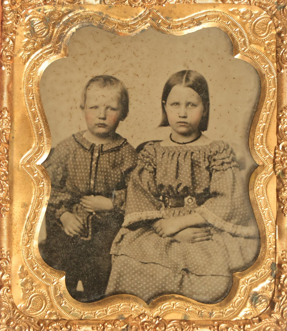 Lot 039 - Antique 1/6th Plate Ambrotype Photograph Of Two Children, A Boy And A Girl, In A Half Leatherette Case, Likely Members Of The Slack Family
