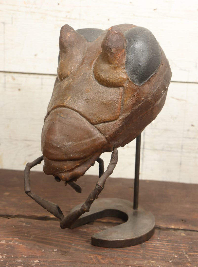 Lot 002 - Vintage Puppet Cockroach Insect Bug Head, Attributed To Stop Motion Artist Michael Sullivan, Likely Used In Joe'S Apartment (1996), On Custom Stand