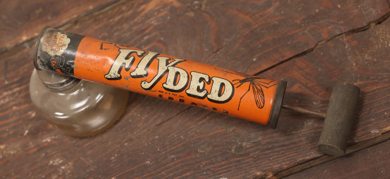 Lot 020 - Fly Ded Vintage Bug Sprayer With Glass Font, Fly, Mosquito G ...