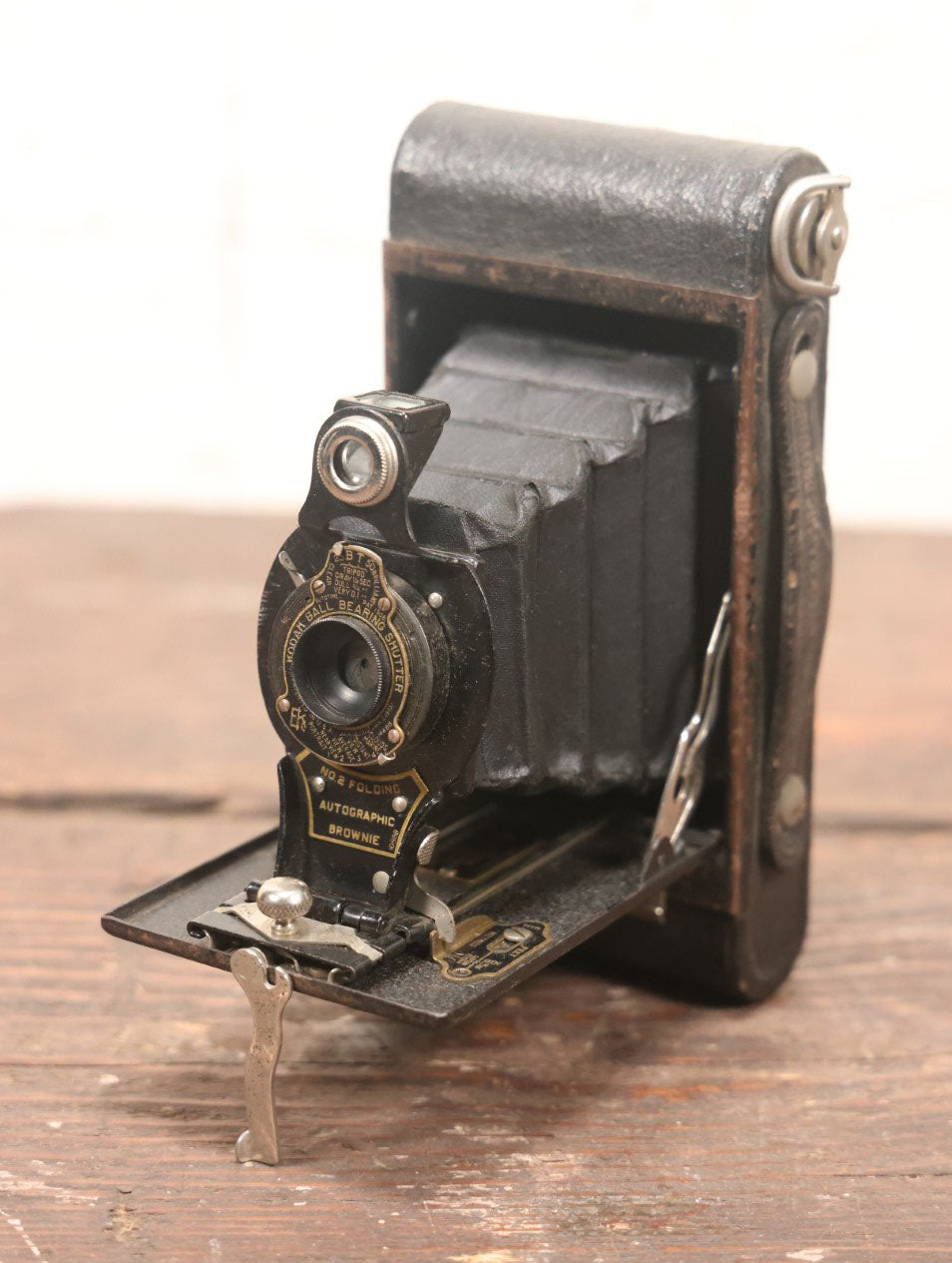Lot 110 - Eastman Kodak No. 2 Folding Autographic Brownie Antique Camera, Uses Film No. A-120, With Custom D.L. Monogram On Front