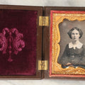 Lot 016 - Antique 1/9th Plate Daguerreotype Photograph Of A Beautiful Young Woman With A White Collar, In A Thermoplastic Case