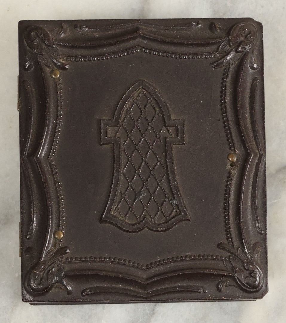 Lot 108 - Antique 1/9th Plate Ambrotype Of A Handsome Young Man, Note Compass And Square Brooch On Bowtie, Likely A Mason, In Thermoplastic Case