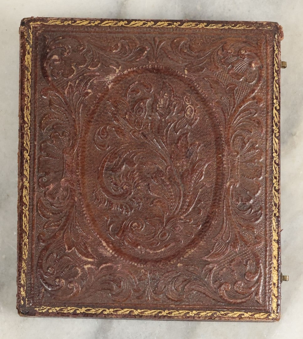 Lot 113 - Antique Cased Tintype Photograph Of A Middle Aged Couple Holding Hands, Man Appears To Be In Military Uniform, Possible Civil War Veteran, In Split Leatherette Case