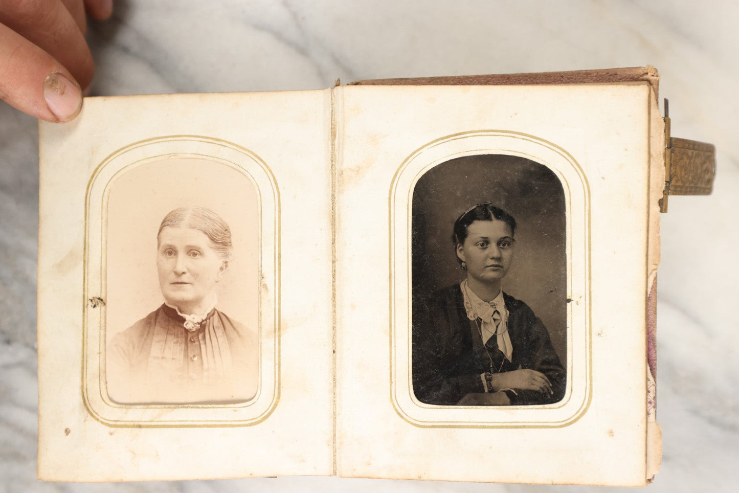 Lot 146 - Antique Photo Album With Missing Spine Covering Containing 28 Tintypes And 18 Carte De Visite C.D.V. Photos, Pinney And Skinner Families, Many Identified (All Pages Included In Pictures)