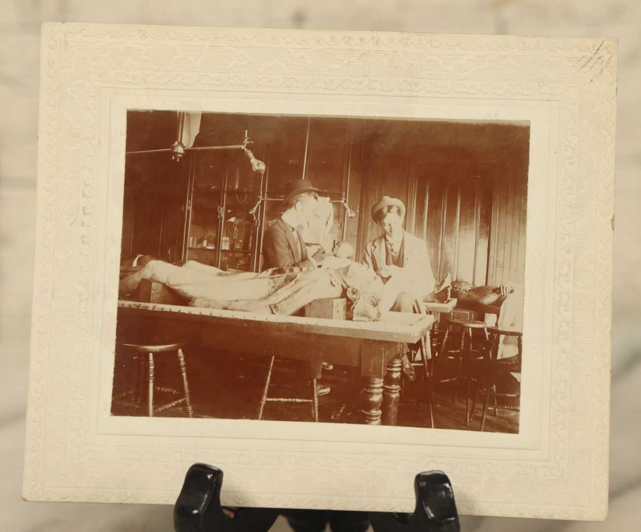 Lot 002 - Pair Of Antique Late 19th Century Medical School Cadaver Boarded Photos, Doctors Posing With, Working On Dead Bodies, Other Bodies In The Background