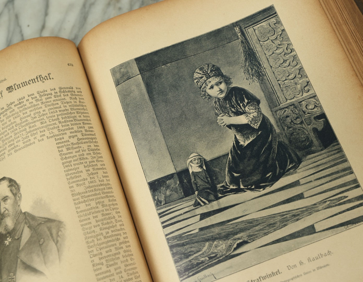 Lot 126 - Antique German Compendium Book, "Zur Guten Stunde" ("For A Pleasant Hour"), Profusely Illustrated, Deutsches Verlagshaus Publisher, Berlin, 1888, Note Both Covers Detached