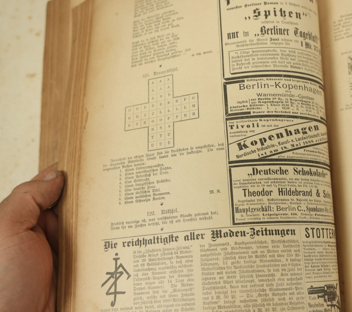 Lot 126 - Antique German Compendium Book, "Zur Guten Stunde" ("For A Pleasant Hour"), Profusely Illustrated, Deutsches Verlagshaus Publisher, Berlin, 1888, Note Both Covers Detached