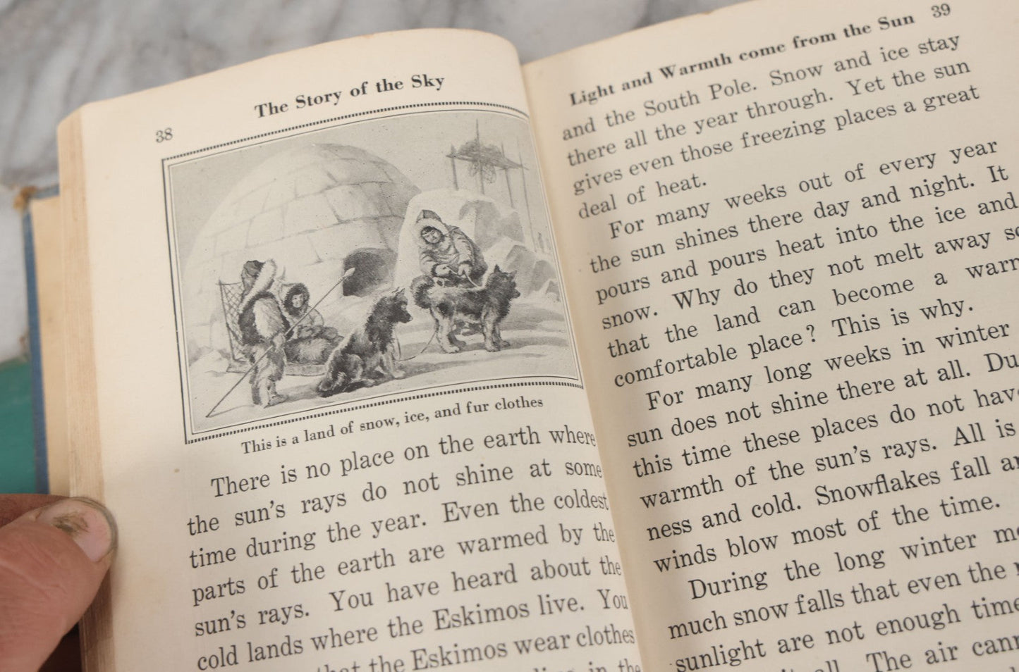 Lot 115 - Pair Of Vintage Children's "Pathways In Science" Books Including "We Look About Us" And "Our Wide, Wide World" By Gerald S. Craig Et. Al., Illustrated, 1930s