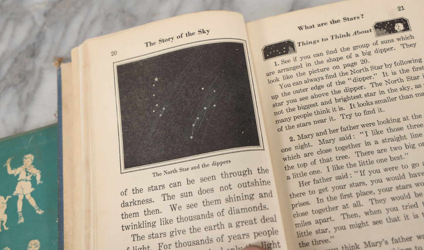 Lot 115 - Pair Of Vintage Children's "Pathways In Science" Books Including "We Look About Us" And "Our Wide, Wide World" By Gerald S. Craig Et. Al., Illustrated, 1930s