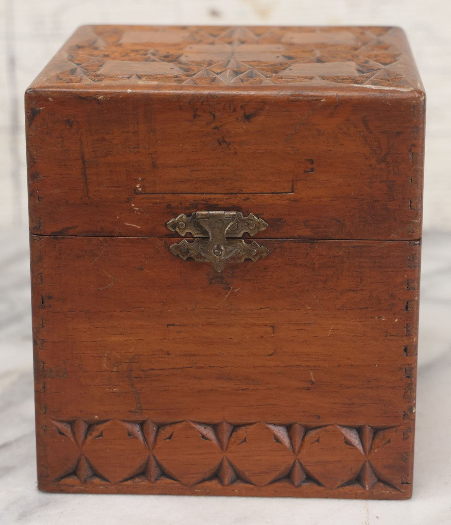 Lot 081 - Vintage Folk Art Tramp Art Style Carved Finger Jointed Wooden Cigar Box With Geometric Design, Nueva Epoca Cigars, Factory No. 35, 3rd District, New York City