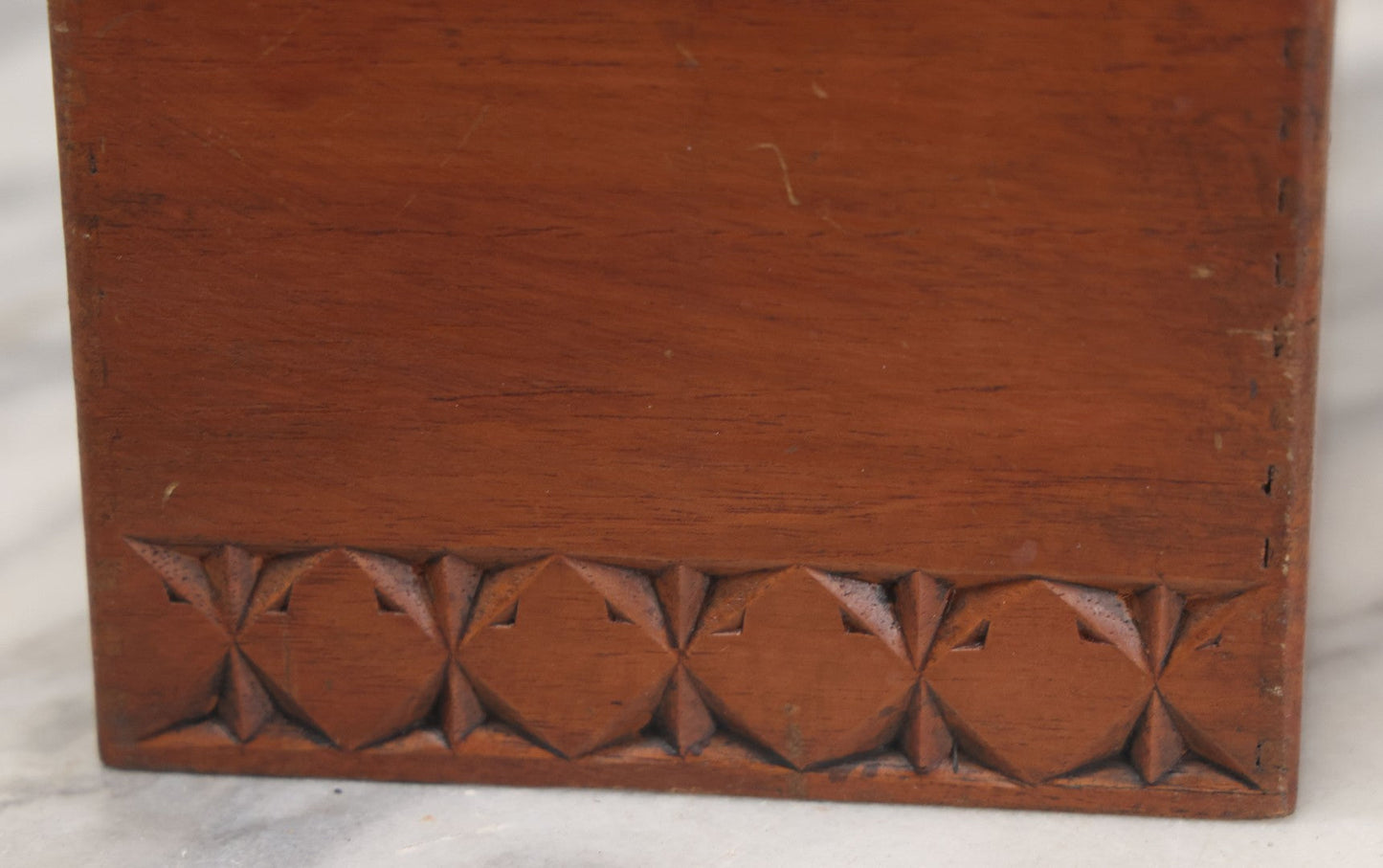 Lot 081 - Vintage Folk Art Tramp Art Style Carved Finger Jointed Wooden Cigar Box With Geometric Design, Nueva Epoca Cigars, Factory No. 35, 3rd District, New York City
