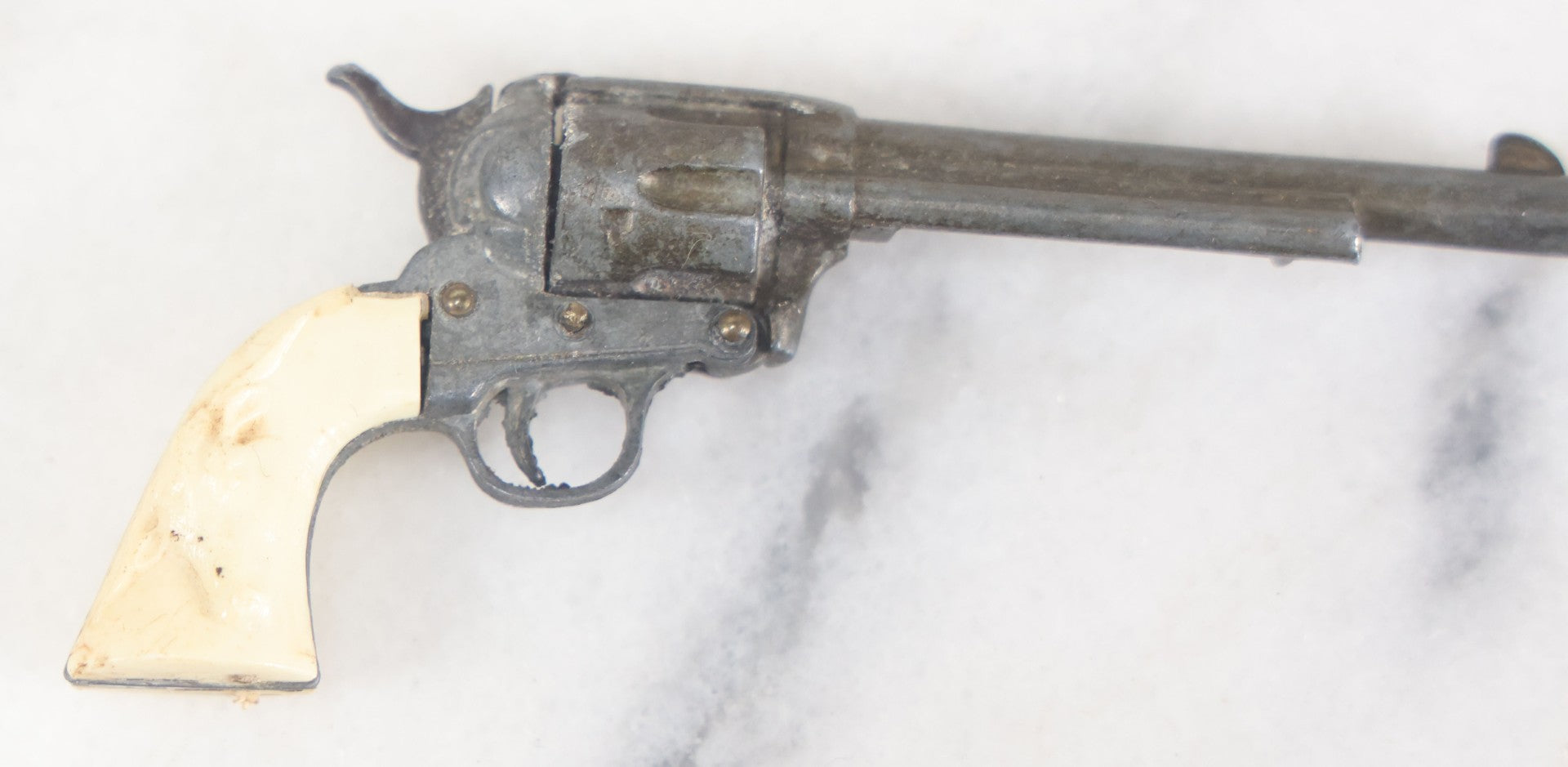 Lot 098 - Vintage Miniature Revolver Pistol Toy Cowboy Gun With Plastic Steer Head Grip