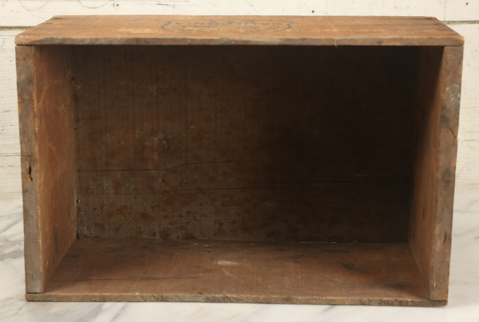 Lot 092 - Vintage Swift's Santa Clara Apricots Crate, Grown And Packed In California, With Advertising On Three Sides, 25 Lbs Net Weight, Note Wear, Paint