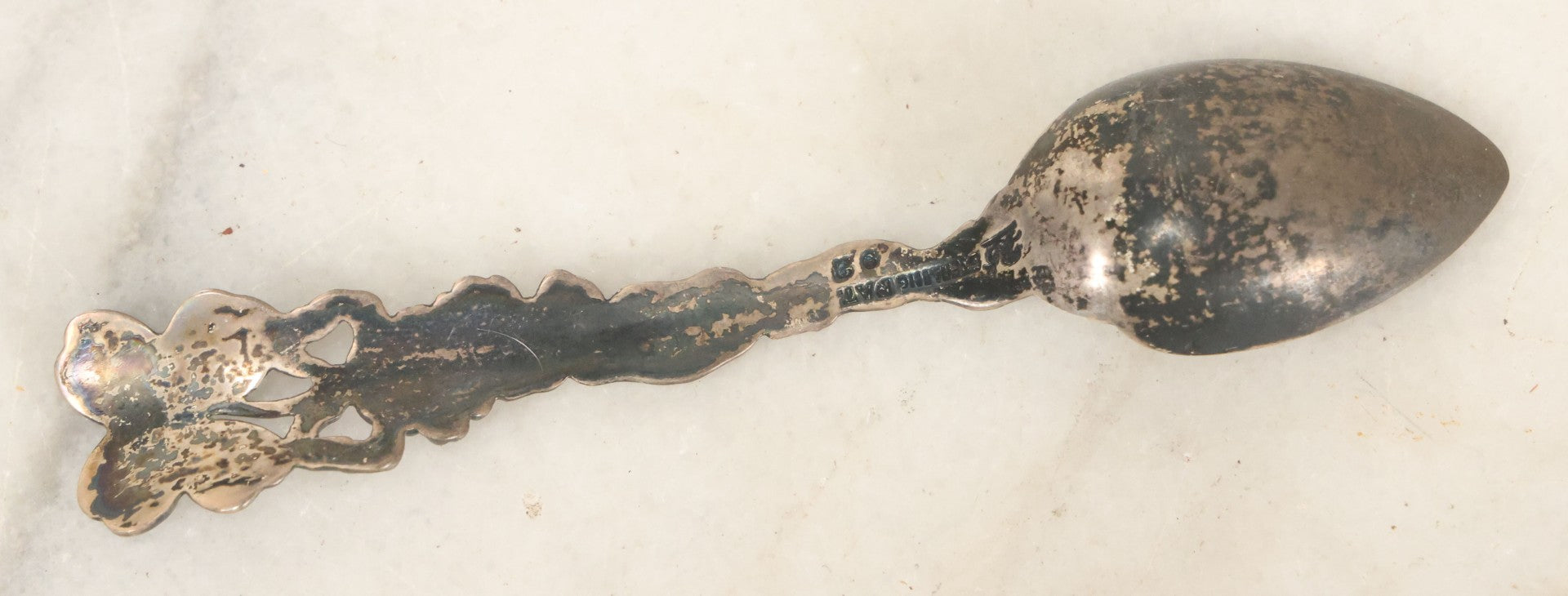 Lot 071 - Antique Sterling Silver "Good Luck" Spoon With Horseshoe And Clover Handle, Equestrian Motif