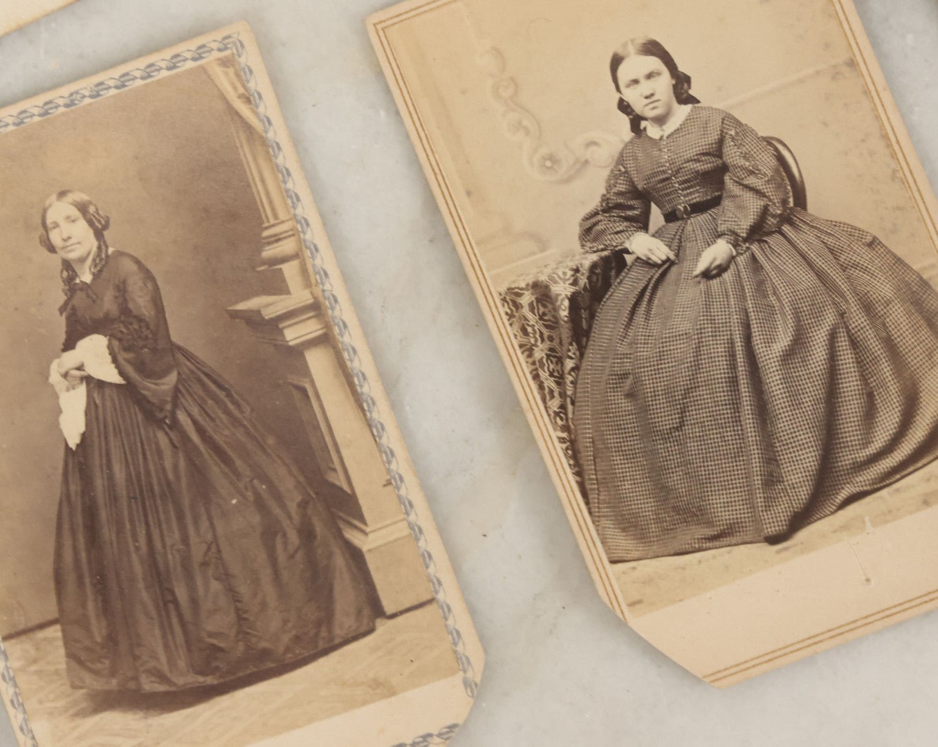 Lot 093 - Grouping Of 22 Assorted Carte De Visite C.D.V. Photographs Of Men, Women, And Children, Including Woman Holding Book, Group Of Four Youths, Etc