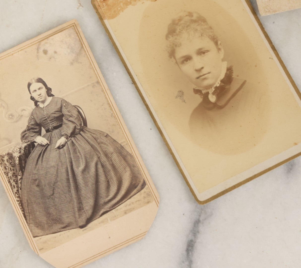 Lot 093 - Grouping Of 22 Assorted Carte De Visite C.D.V. Photographs Of Men, Women, And Children, Including Woman Holding Book, Group Of Four Youths, Etc
