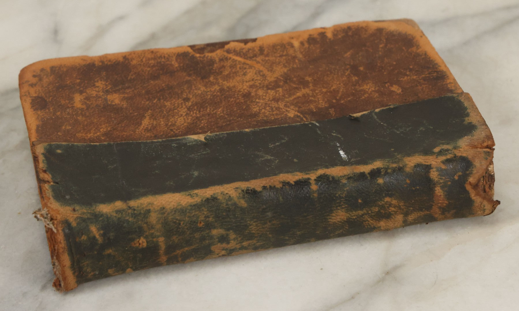 Lot 138 - "Aesop's Fables" Early 19th Century Fable Book Featuring Woodcut Engravings, Note Opening Pages Missing, Foxing Throughout