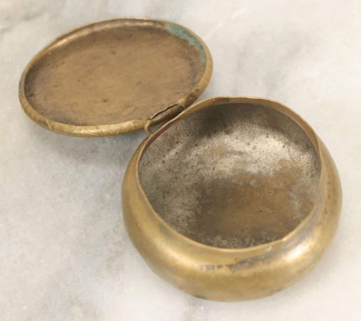 Lot 088 - Antique Small Brass Pill Pot With Hinged Lid With Flora And Fauna Decorations, Including Birds Frogs And Flowers