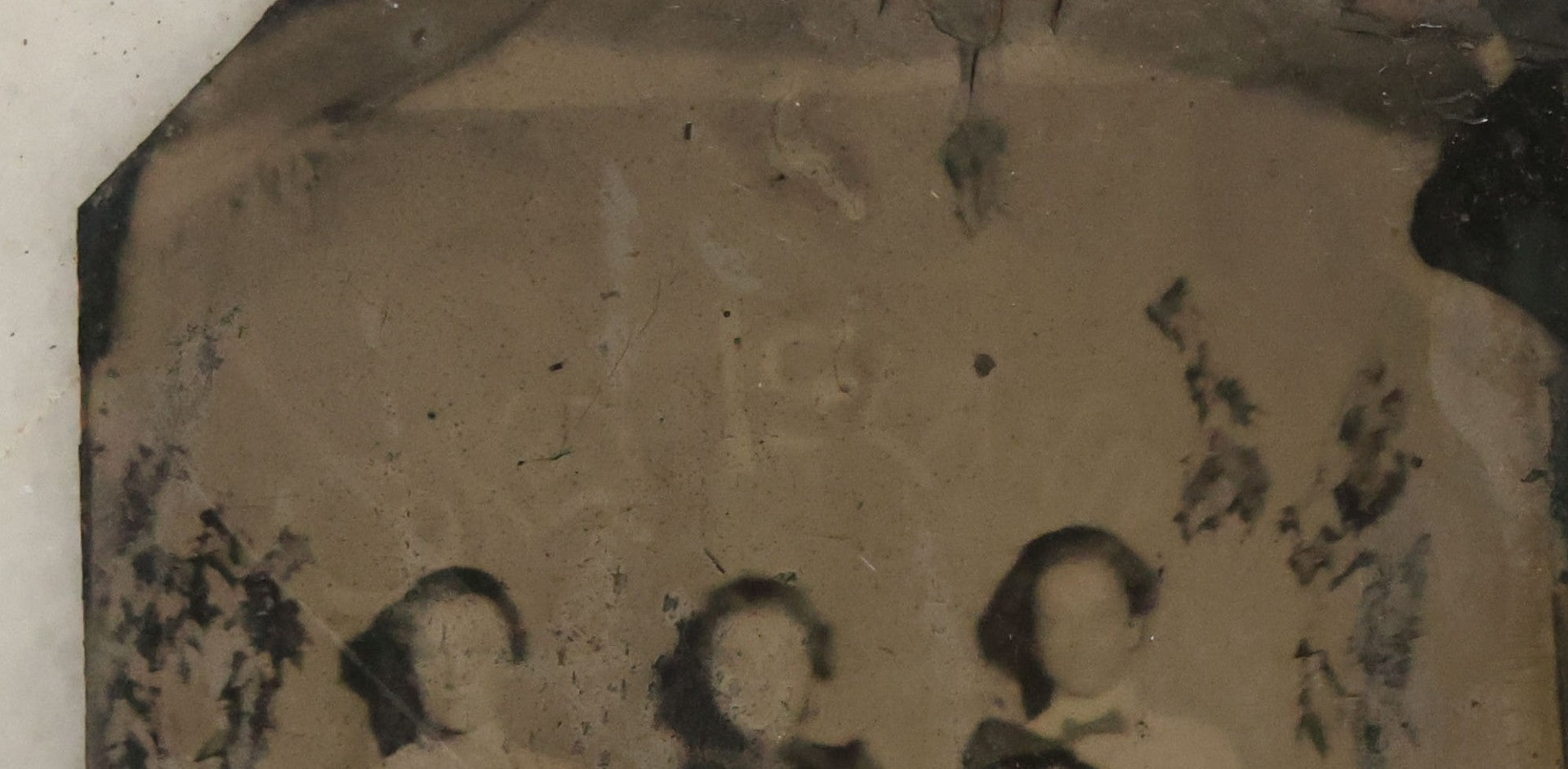 Lot 116 - Single Antique Tintype Photograph Of Six Blurry Friends At Coney Island, New York