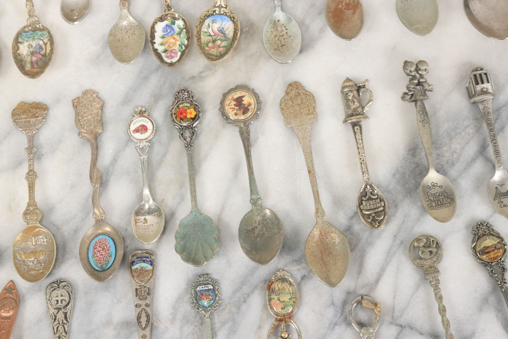 Lot 123 - Grouping Of 37 Souvenir Spoons Mostly From Travel, Landmarks, Etc., Including Sea World, Hawaii, And Many Other States