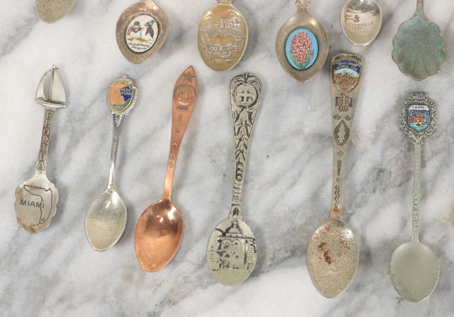 Lot 123 - Grouping Of 37 Souvenir Spoons Mostly From Travel, Landmarks, Etc., Including Sea World, Hawaii, And Many Other States
