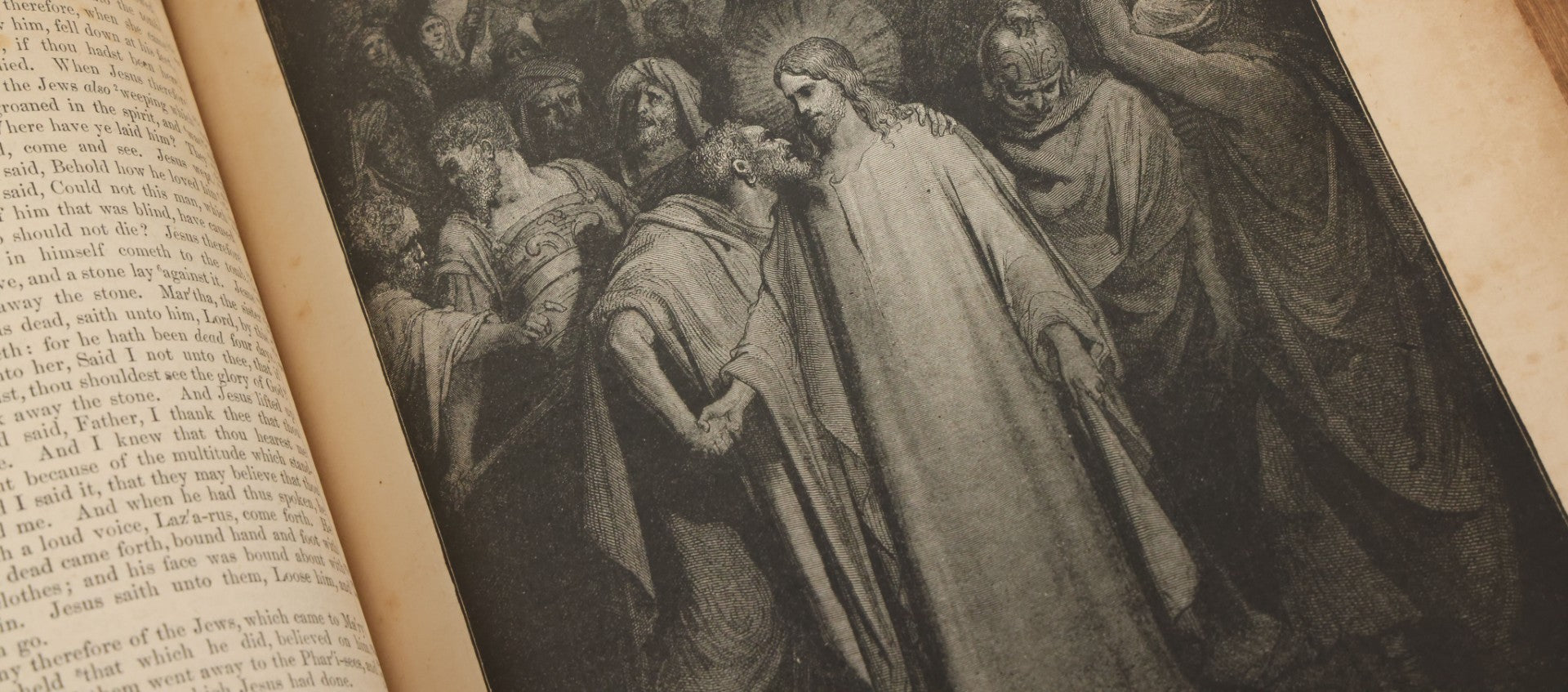 Lot 005 - Antique Pronouncing Parallel Holy Bible, Old And New Testaments, With Ornate Cover And Binding, Gately & O'Gorman, Publishers, Boston, Copyright 1890, By A.J. Holman & Co., Profusely Illustrated, Note Loose Pages
