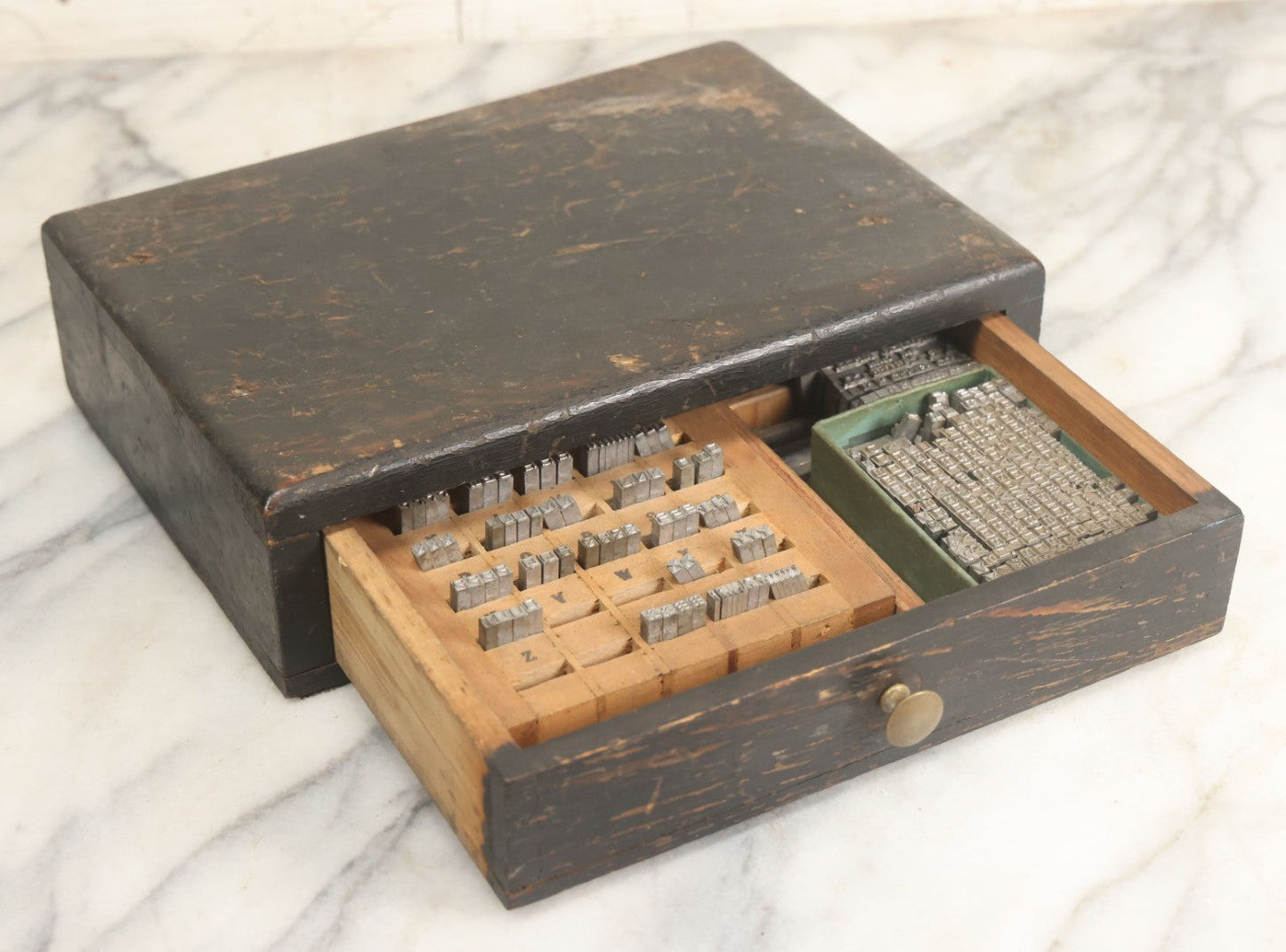 Lot 014 - Antique Printing Type Set With Hundreds Of Matching Letterpress Covering All Letters And Numbers In Custom Drawer Box With Internal Divider, From D.F. Carter, Co., Malden, Massachusetts, Base 9-1/2" x 6-3/4", Height 2-1/2" 