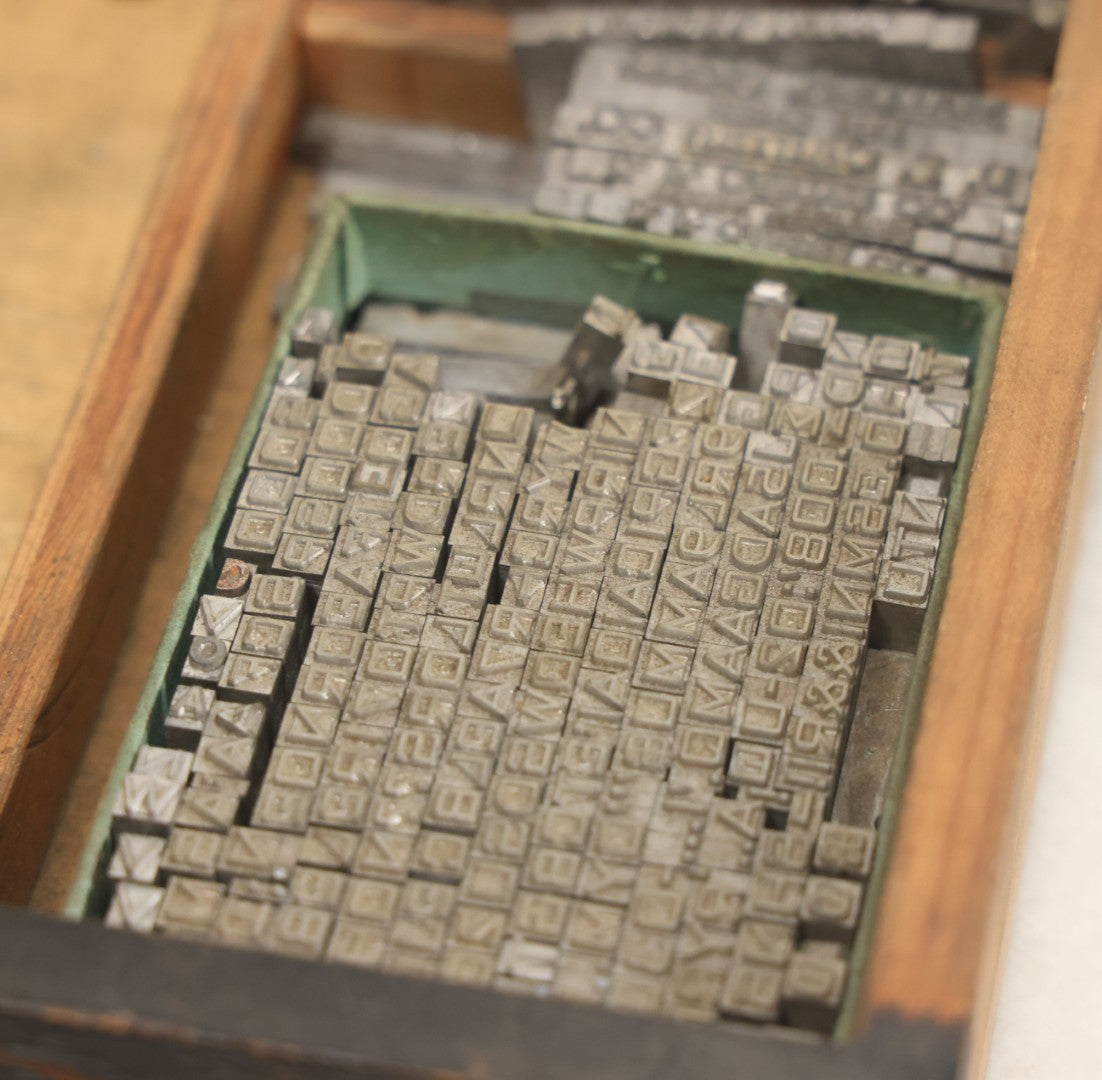 Lot 014 - Antique Printing Type Set With Hundreds Of Matching Letterpress Covering All Letters And Numbers In Custom Drawer Box With Internal Divider, From D.F. Carter, Co., Malden, Massachusetts, Base 9-1/2" x 6-3/4", Height 2-1/2" 