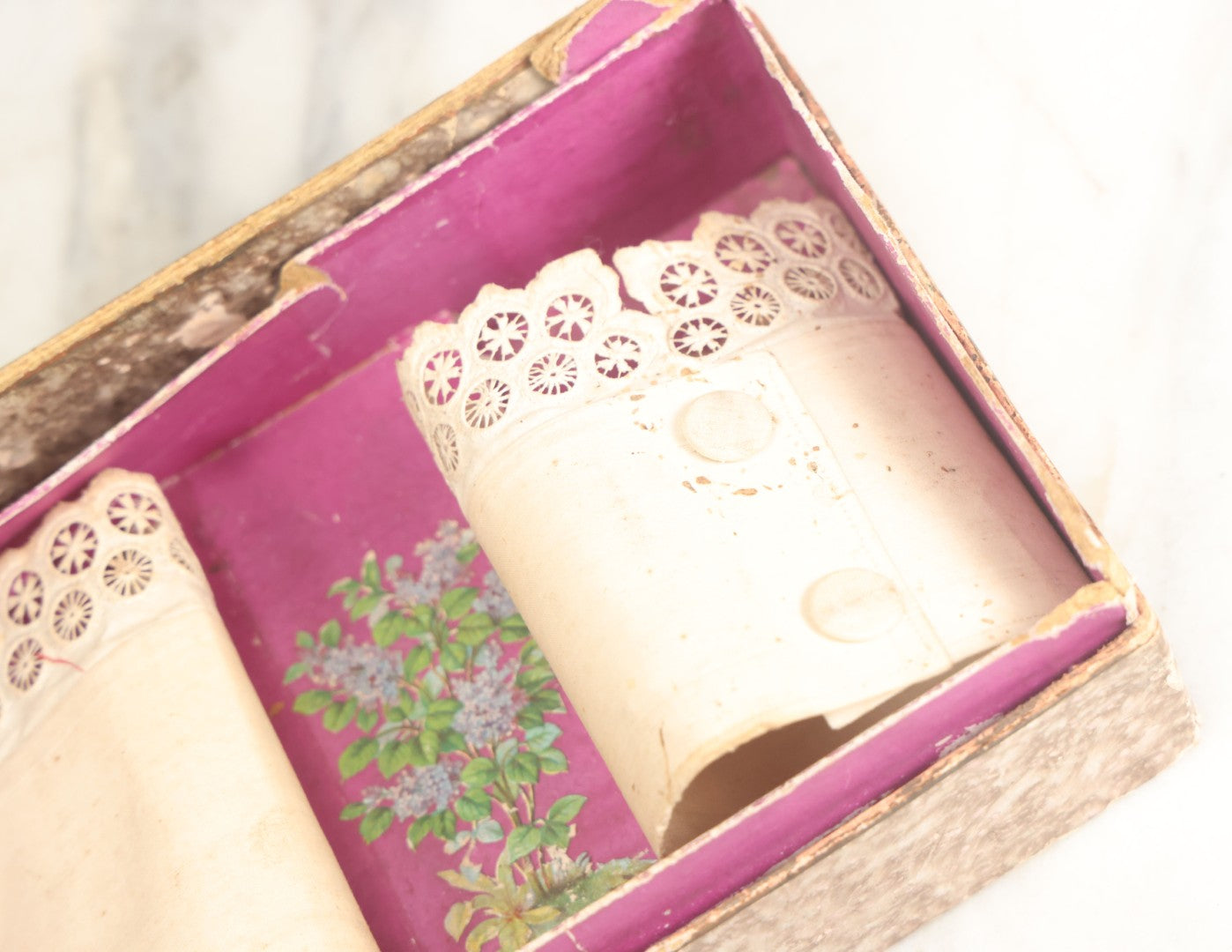 Lot 015 - Antique Ladies Cuff Set Pair In Original Box, Missing Lid, With Paper Label, As Found, Note Wear To Box