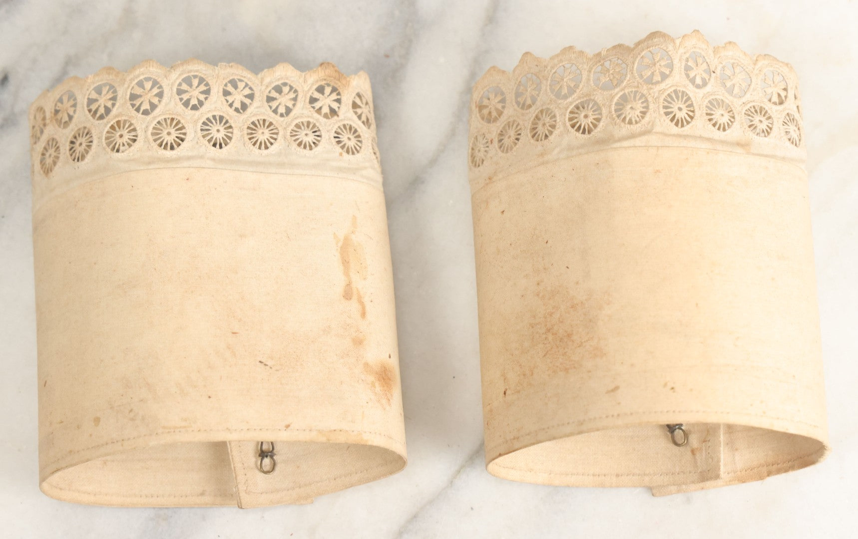 Lot 015 - Antique Ladies Cuff Set Pair In Original Box, Missing Lid, With Paper Label, As Found, Note Wear To Box