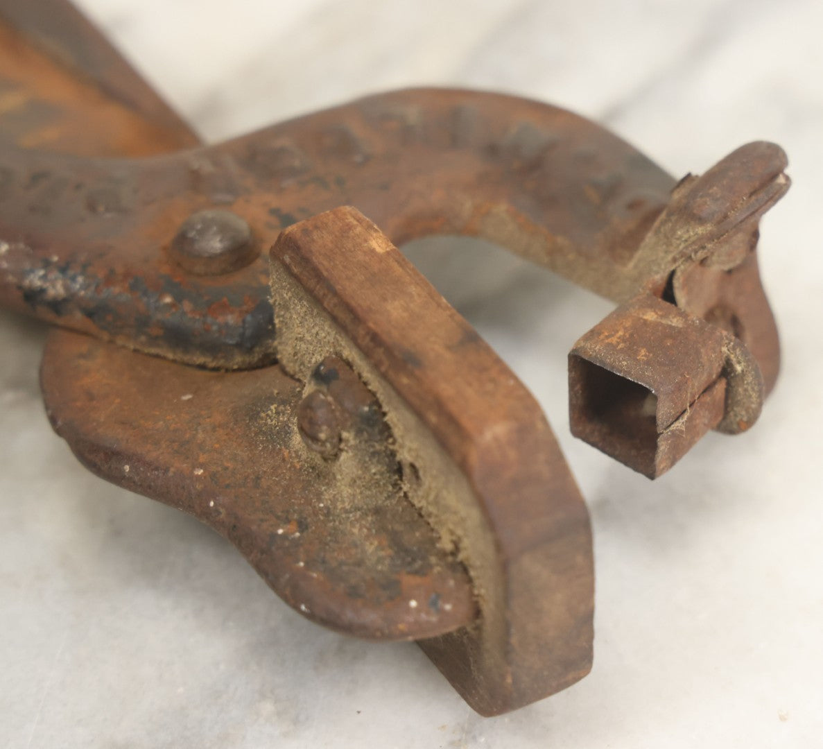 Lot 019 - Antique Cast Iron Dr. Miller Pig Snouter, Patented September 20, 1898