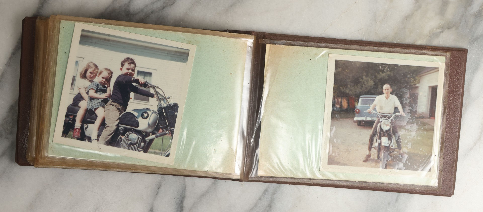Lot 091 - Vintage Vietnam War Era Snapshot Photo Album Including Photos Of Soldiers On Deployment, At Home, And More, In "Souvenir Of Vietnam" Album