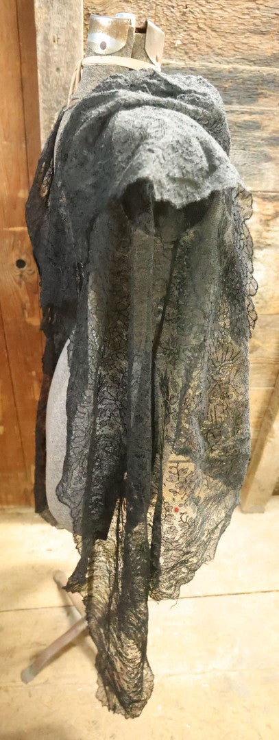 Lot 002 - Antique Early 20th Century Black Lace Mourning Shawl With Floral Pattern Design