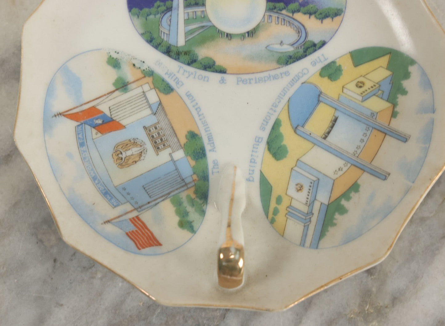 Lot 130 - Vintage New York World's Fair 1939 Souvenir Plate Featuring The Trylon & Perisphere, Other Buildings, Landmarks, Made In Japan