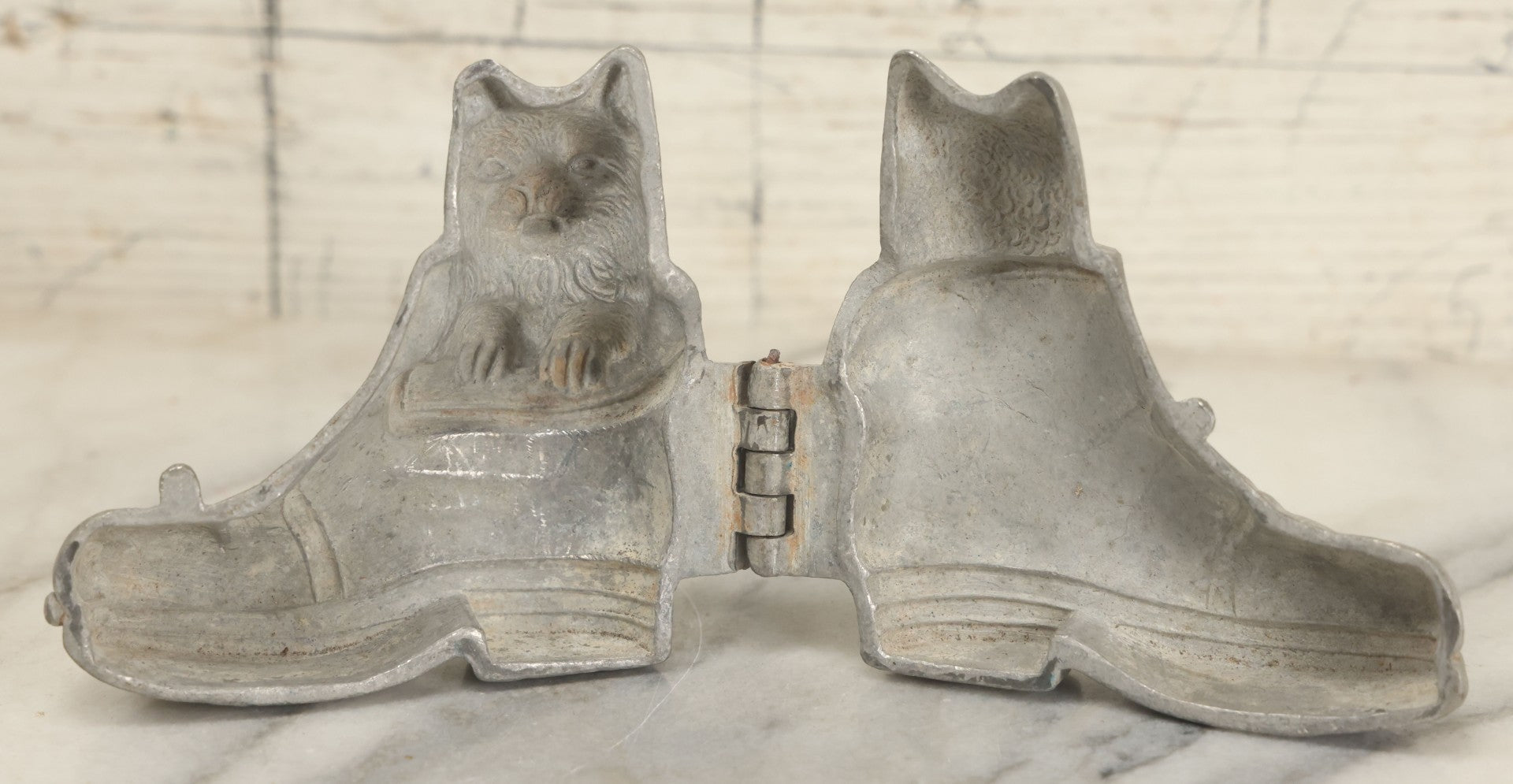 Lot 132 - Vintage Pewter Ice Cream Chocolate Candy Mold, Cat In Boot, Marked No. 178
