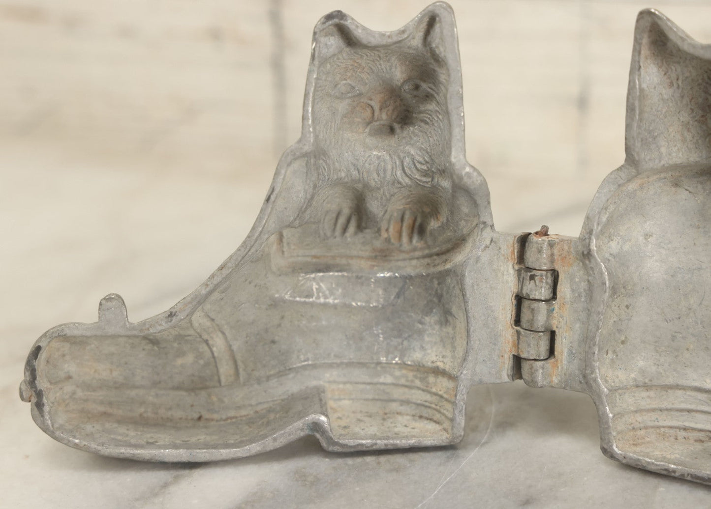 Lot 132 - Vintage Pewter Ice Cream Chocolate Candy Mold, Cat In Boot, Marked No. 178
