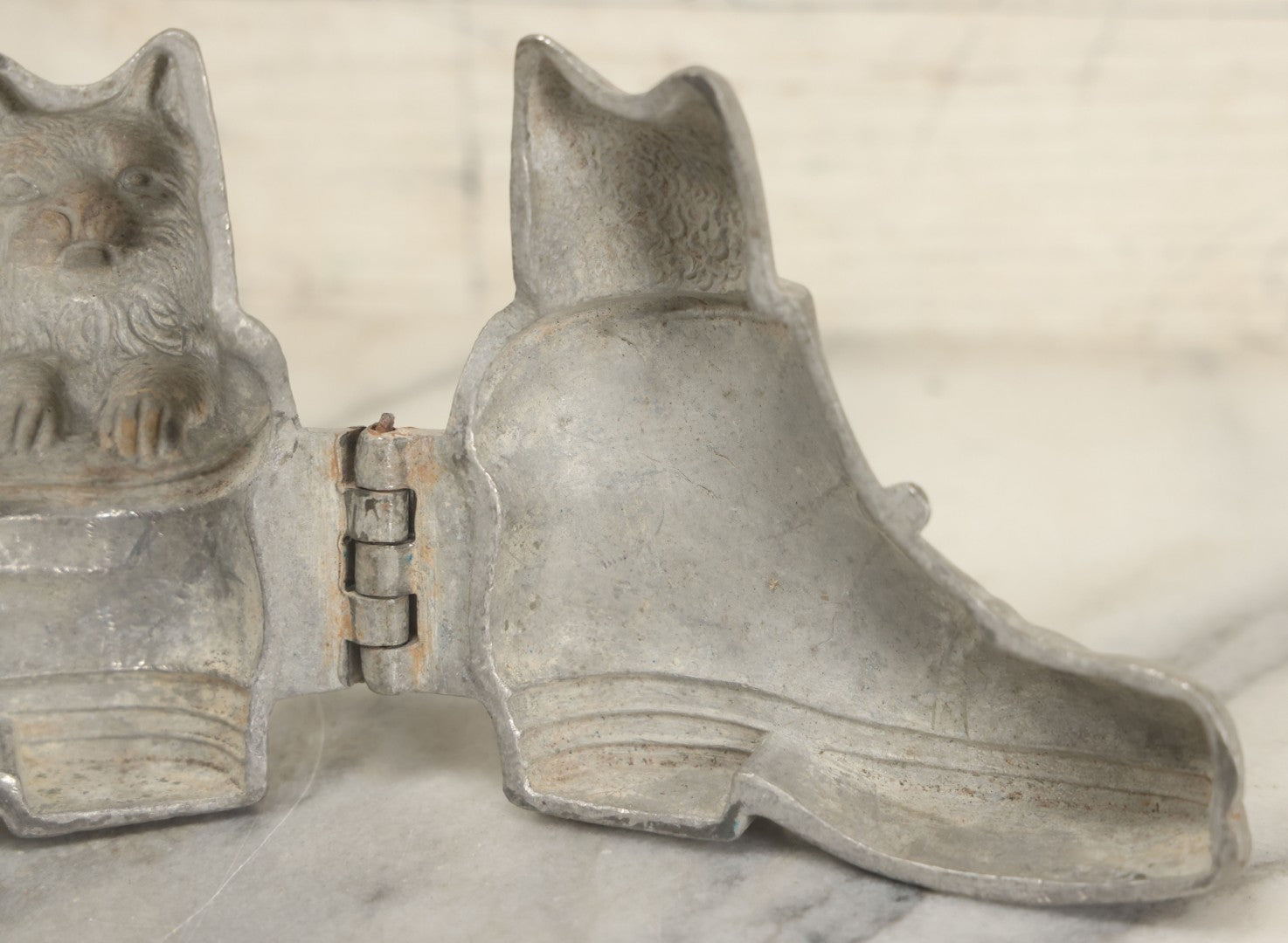 Lot 132 - Vintage Pewter Ice Cream Chocolate Candy Mold, Cat In Boot, Marked No. 178