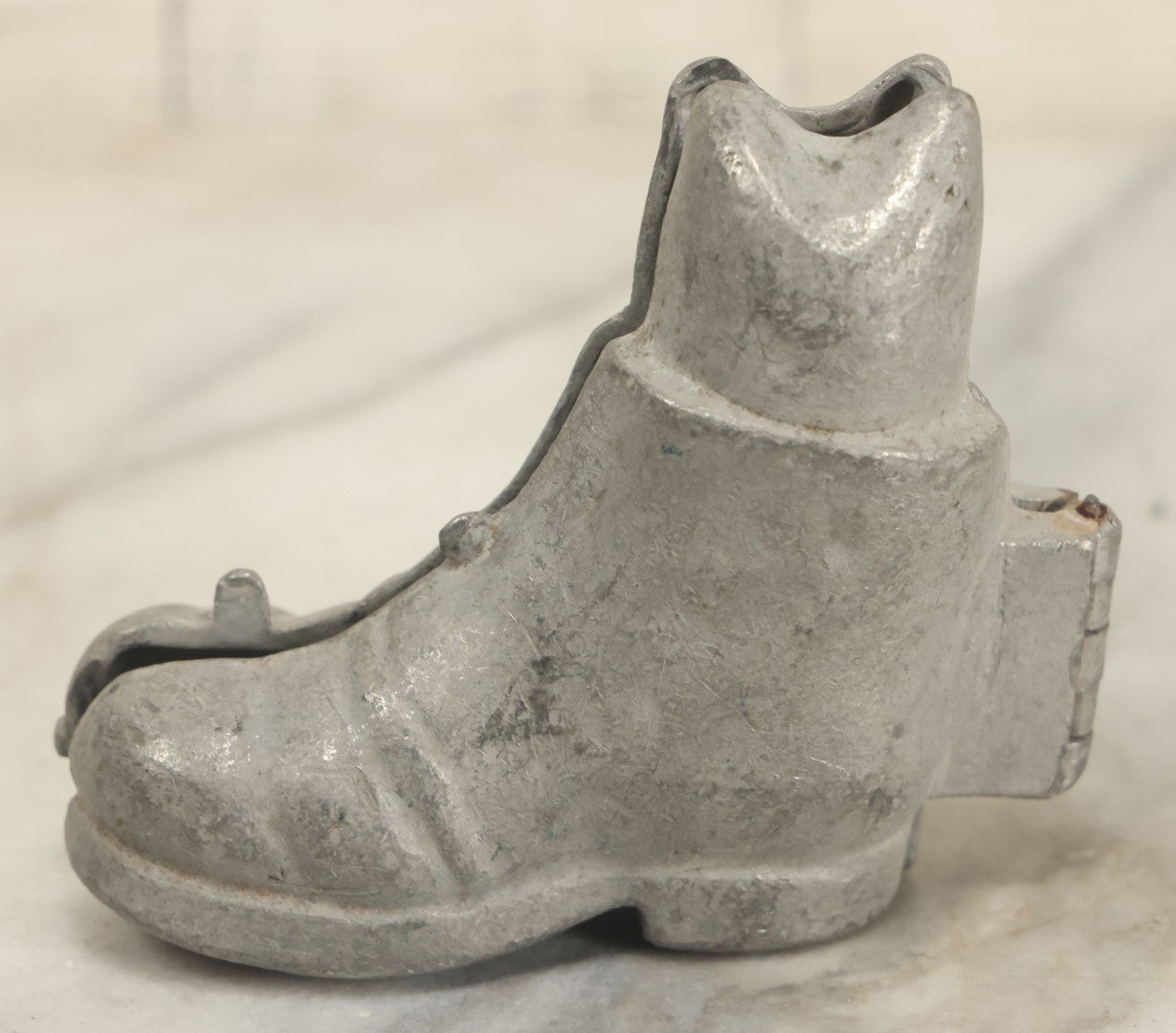 Lot 132 - Vintage Pewter Ice Cream Chocolate Candy Mold, Cat In Boot, Marked No. 178