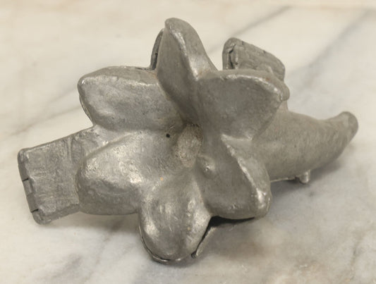 Lot 133 - Vintage Pewter Ice Cream Chocolate Candy Mold, Lily Flower, By Eppelsheimer , E. & Co., New York