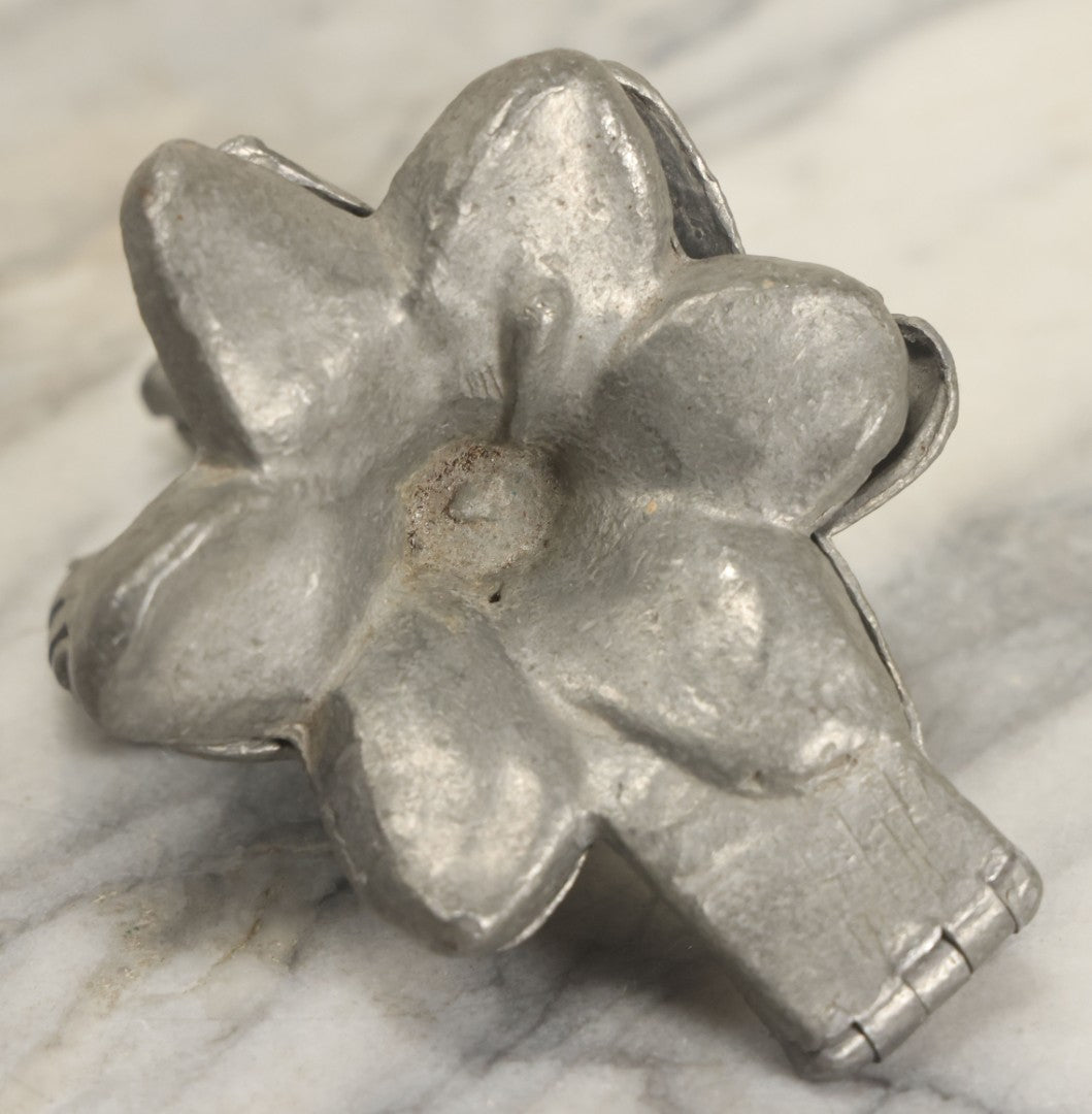 Lot 133 - Vintage Pewter Ice Cream Chocolate Candy Mold, Lily Flower, By Eppelsheimer , E. & Co., New York