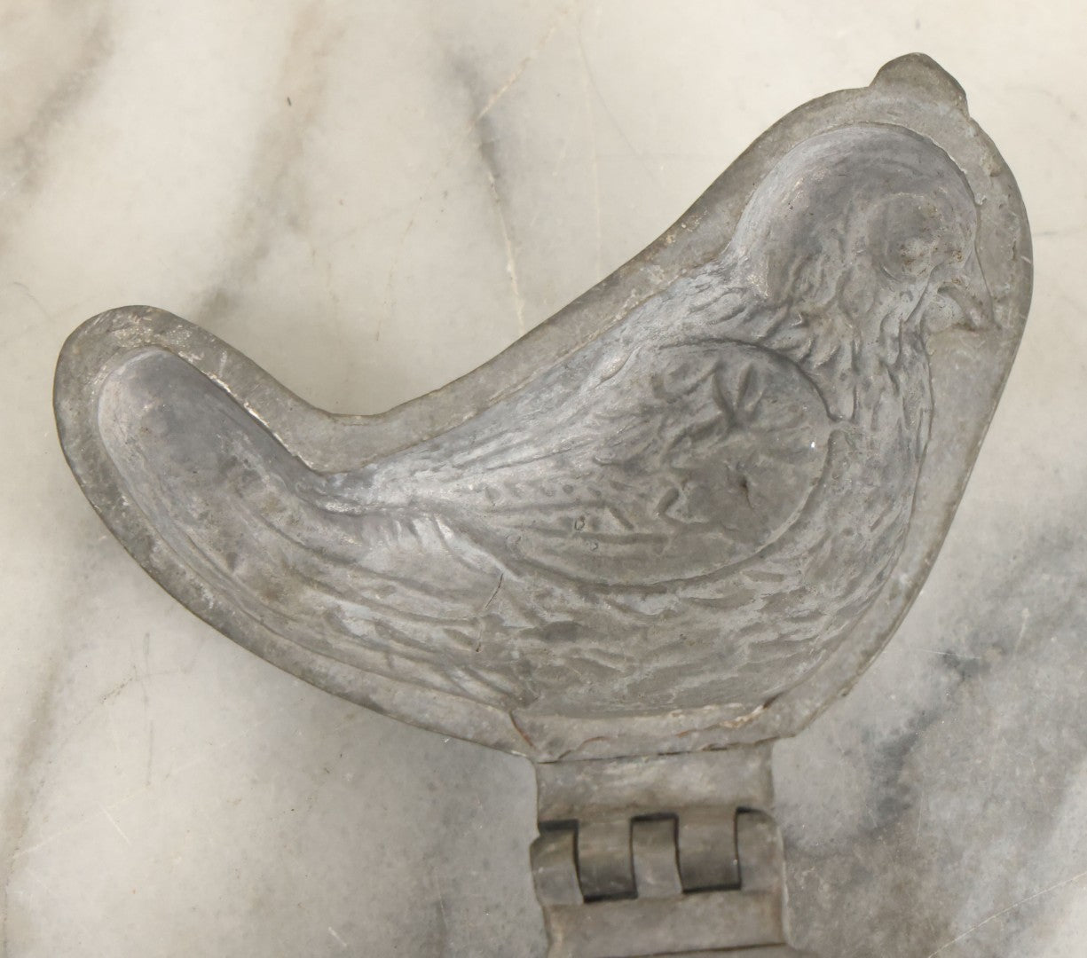 Lot 135 - Vintage Pewter Ice Cream Chocolate Candy Mold, Small Bird