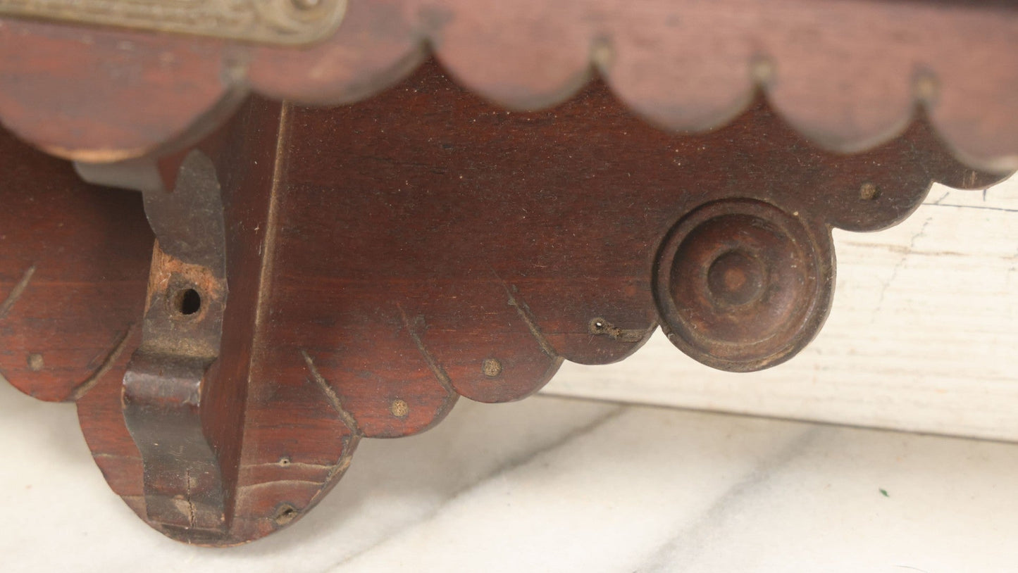Lot 139 - Antique Seth Thomas Clock Company Wooden Clock Shelf With Built-In Level, With Partial Paper Label